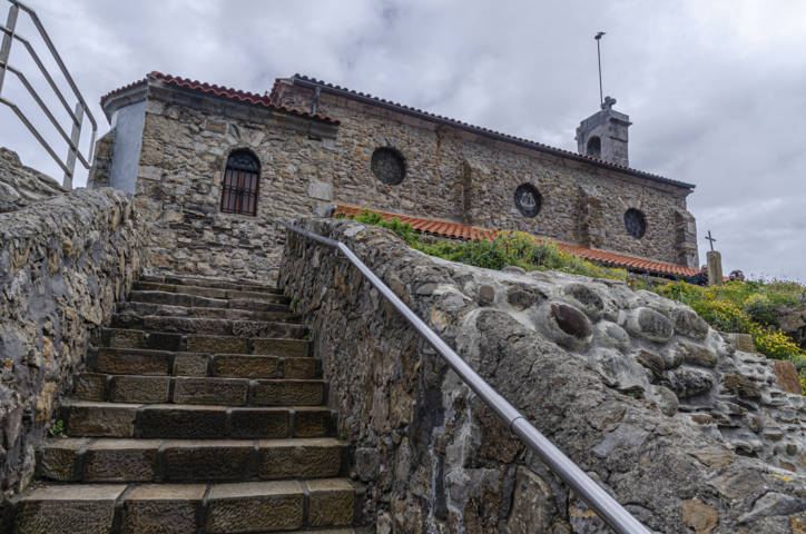 Vizcaya - San Juan de Gaztelugatxe 25 - ermita de San Juan.jpg